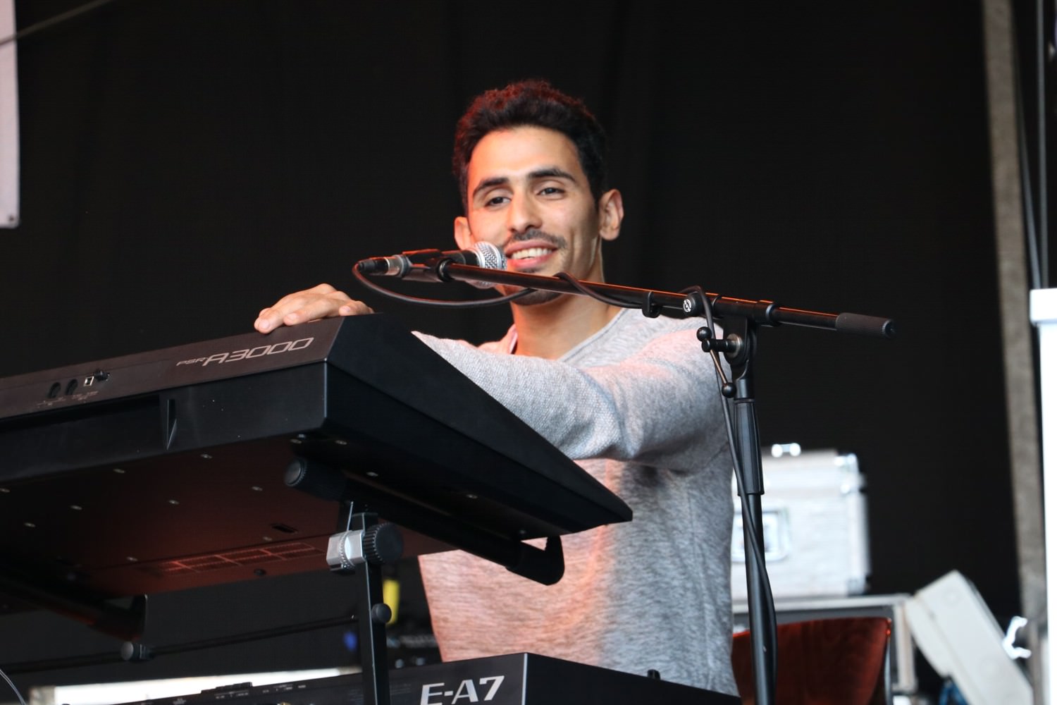Bild zeigt: Aeham Ahmad am E-Piano