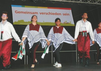 Bild zeigt: Tanzgruppe aus Palästina