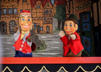 Bild zeigt: Kasperle in der Puppenbühne von Valentino